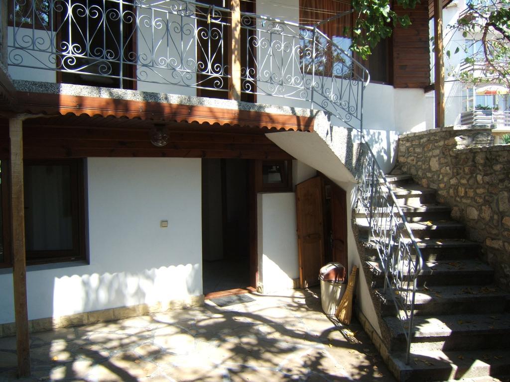 Regina'S Guesthouse Balchik Esterno foto